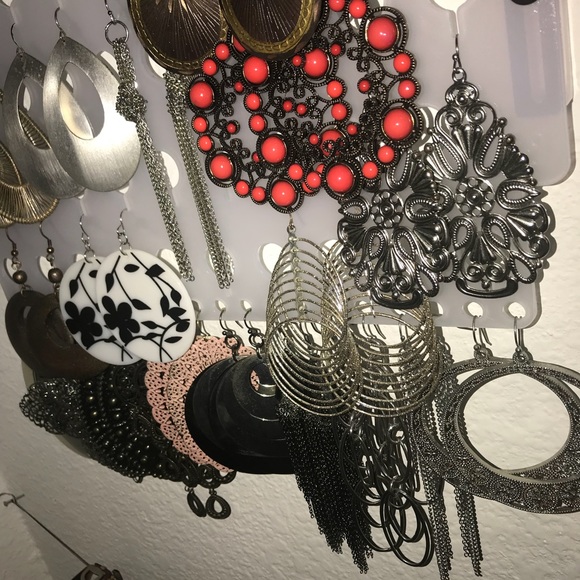 Earrings: Pick and name a price. Bundle to save🎉 - Picture 3 of 6